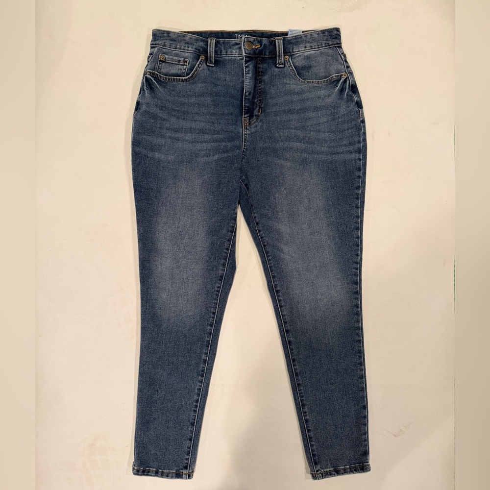 Time & Tru 8 Short High Rise Curvy Skinny Jean